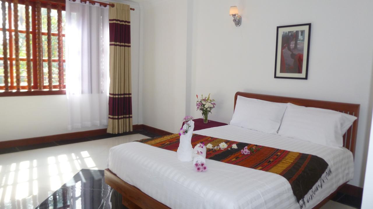 Oriental Siem Reap Hotel Bagian luar foto