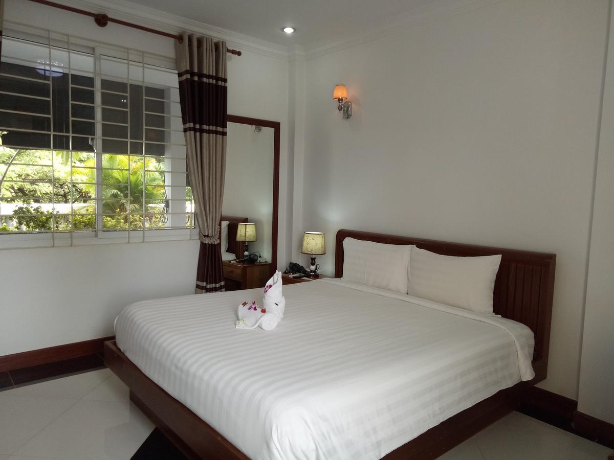 Oriental Siem Reap Hotel Bagian luar foto